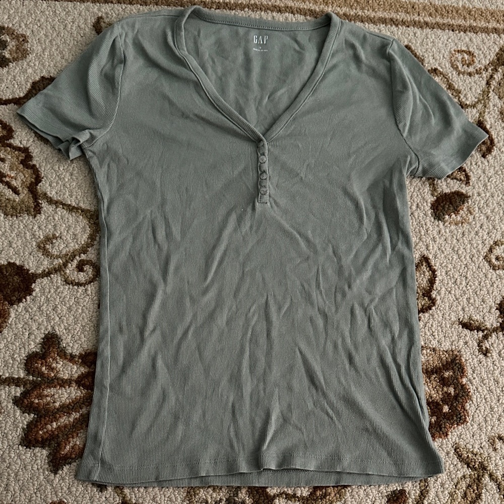 GAP Women's Sage Green V-Neck Tee